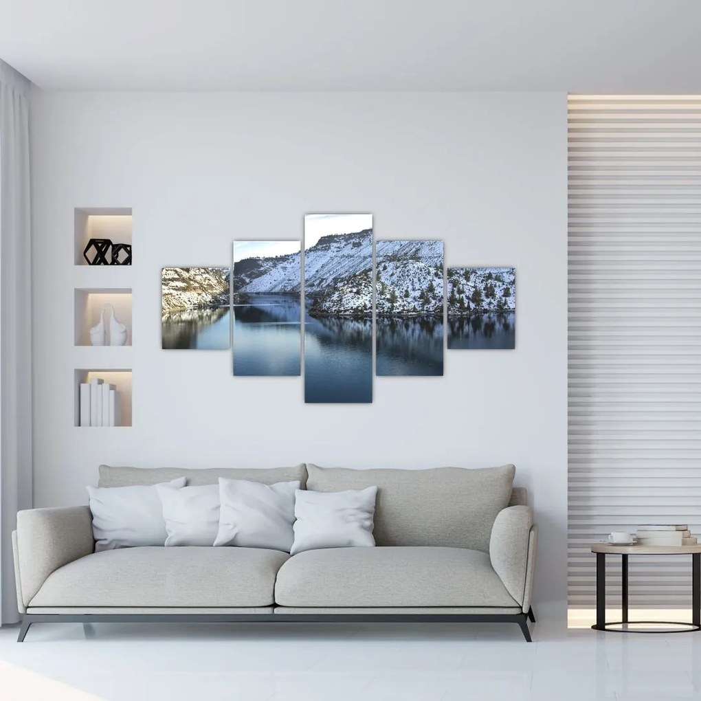 Obraz - zimowy krajobraz z jeziorem (125x70 cm)