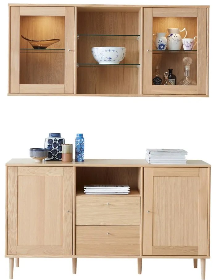 Zestaw wiszącej witryny z oświetleniem i komody w dekorze dębu 133x136 cm Mistral – Hammel Furniture