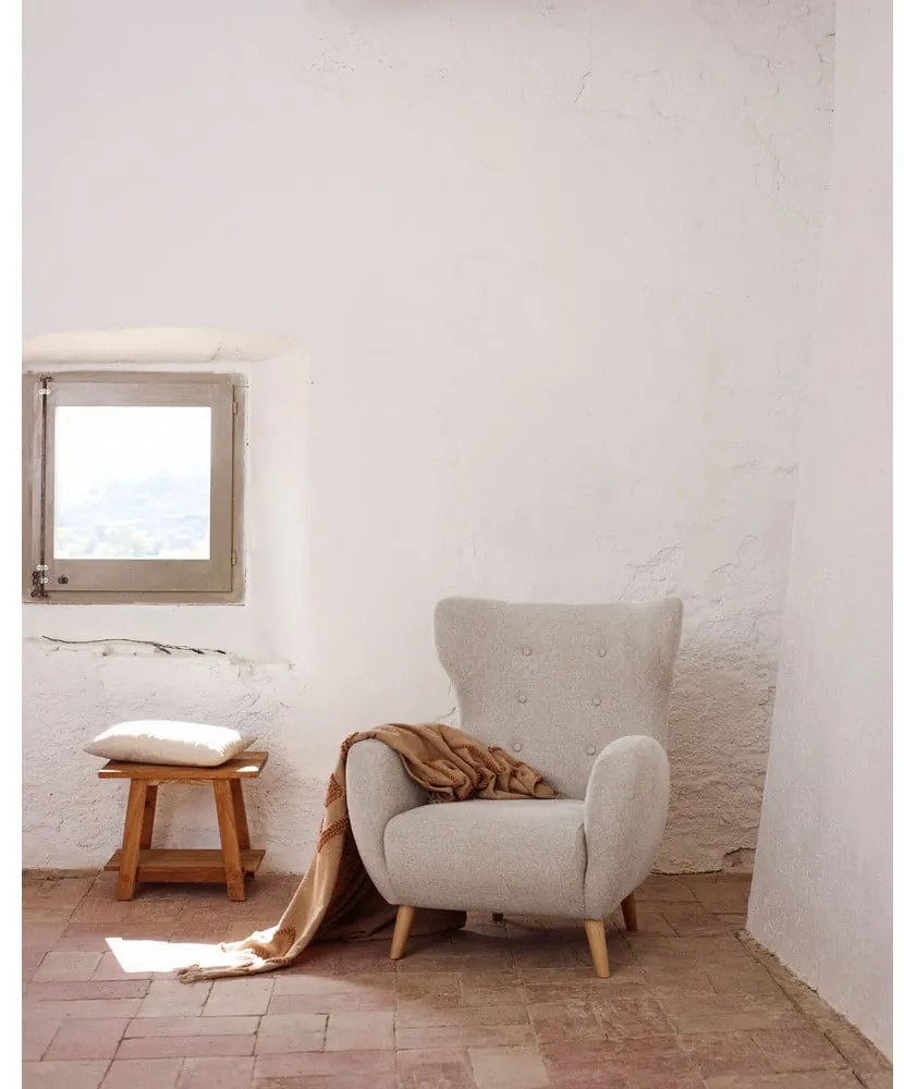 Beżowy fotel typu uszak Patio – Kave Home