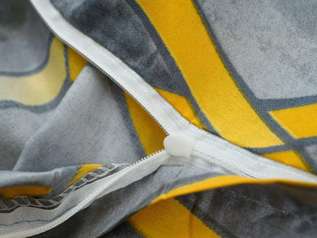 PrzytulneMieszkanie.pl PrzytulneMieszkanie.pl Pościel z mikrofibry RYNETH szara Rozmiar pościeli: 70 x 80 cm | 140 x 200 cm