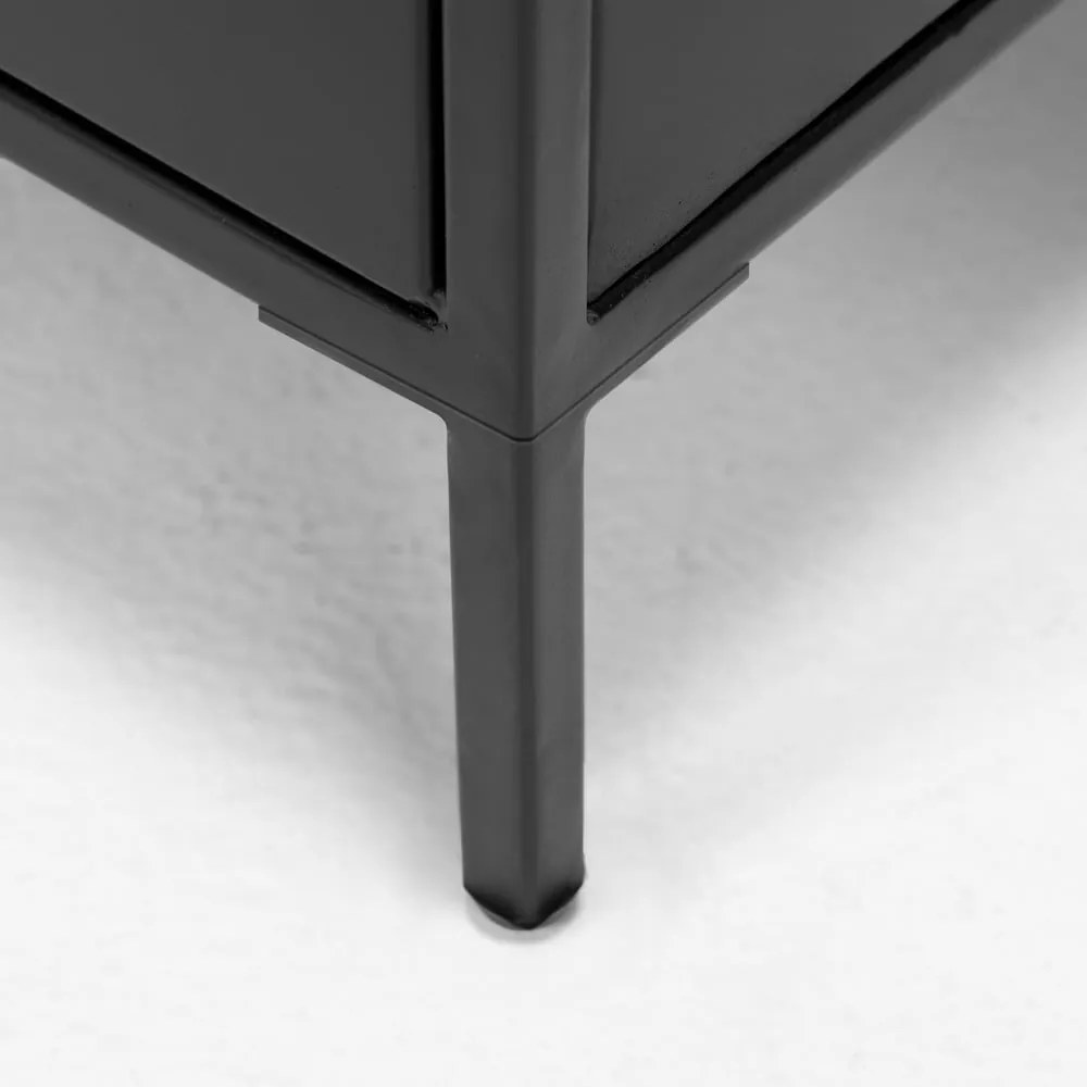 Czarna komoda pod TV Kave Home Shantay