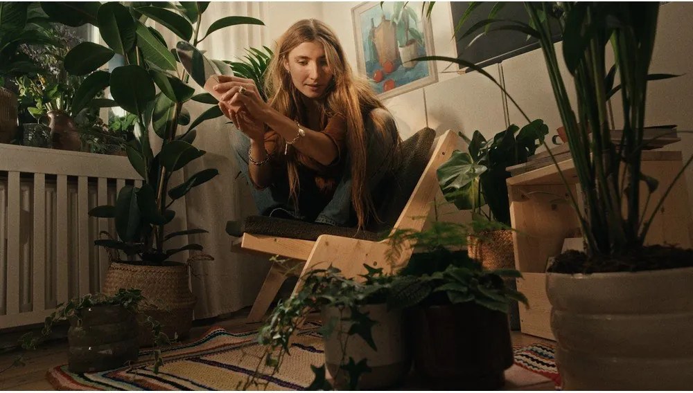 Zielony fotel Sway – Karup Design