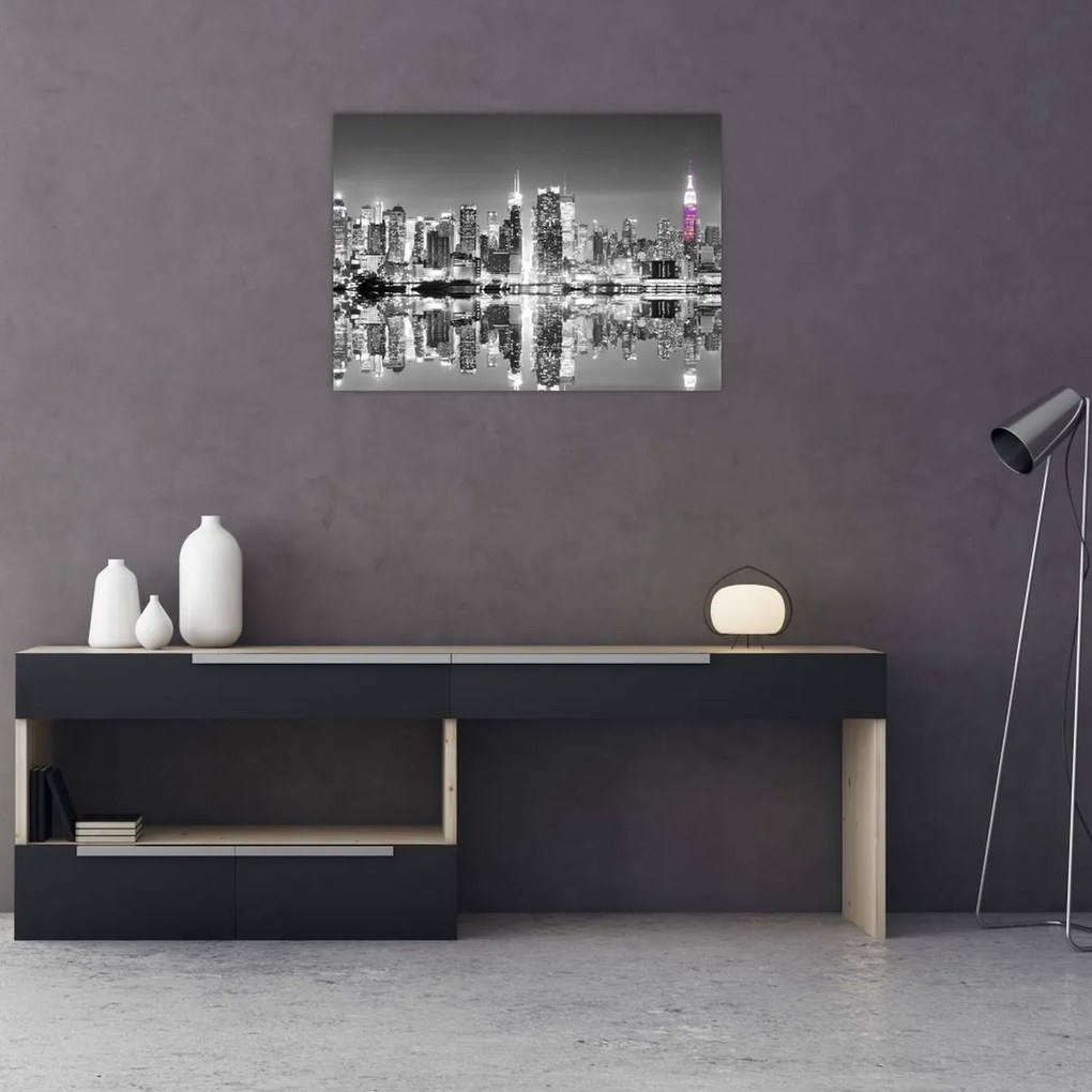 Obraz - Nowy Jork i fioletowy wieżowiec (70x50 cm)