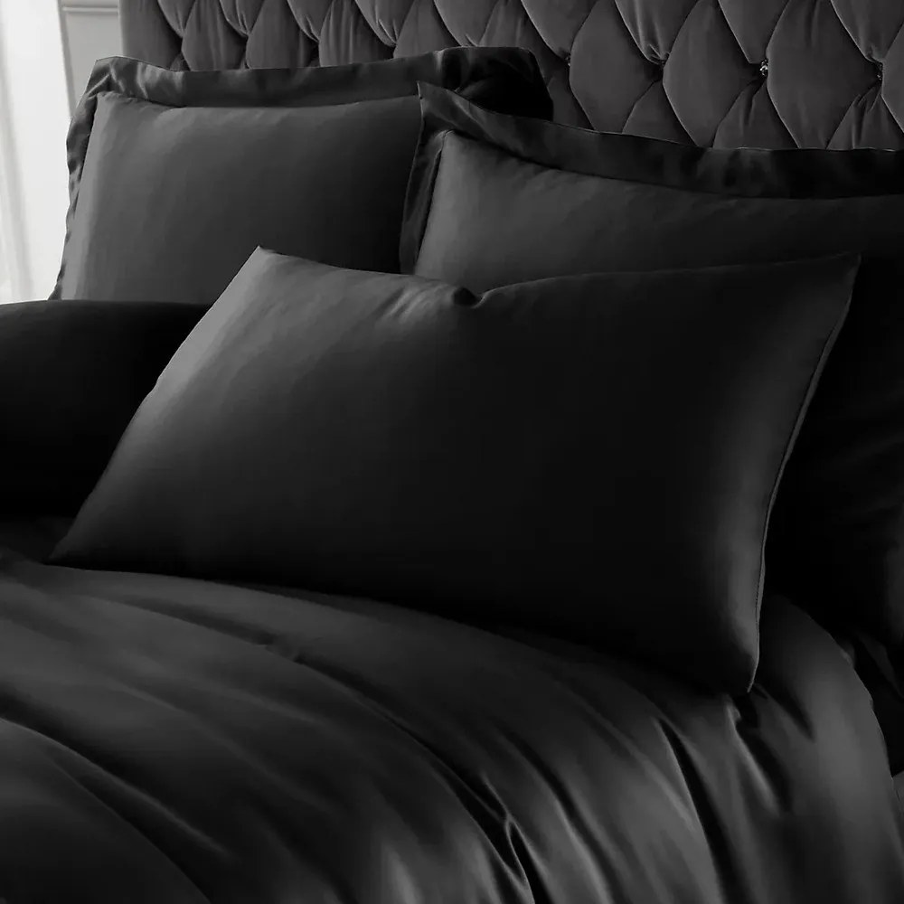 Czarna satynowa pościel dwuosobowa 230x220 cm Silky Soft – Catherine Lansfield