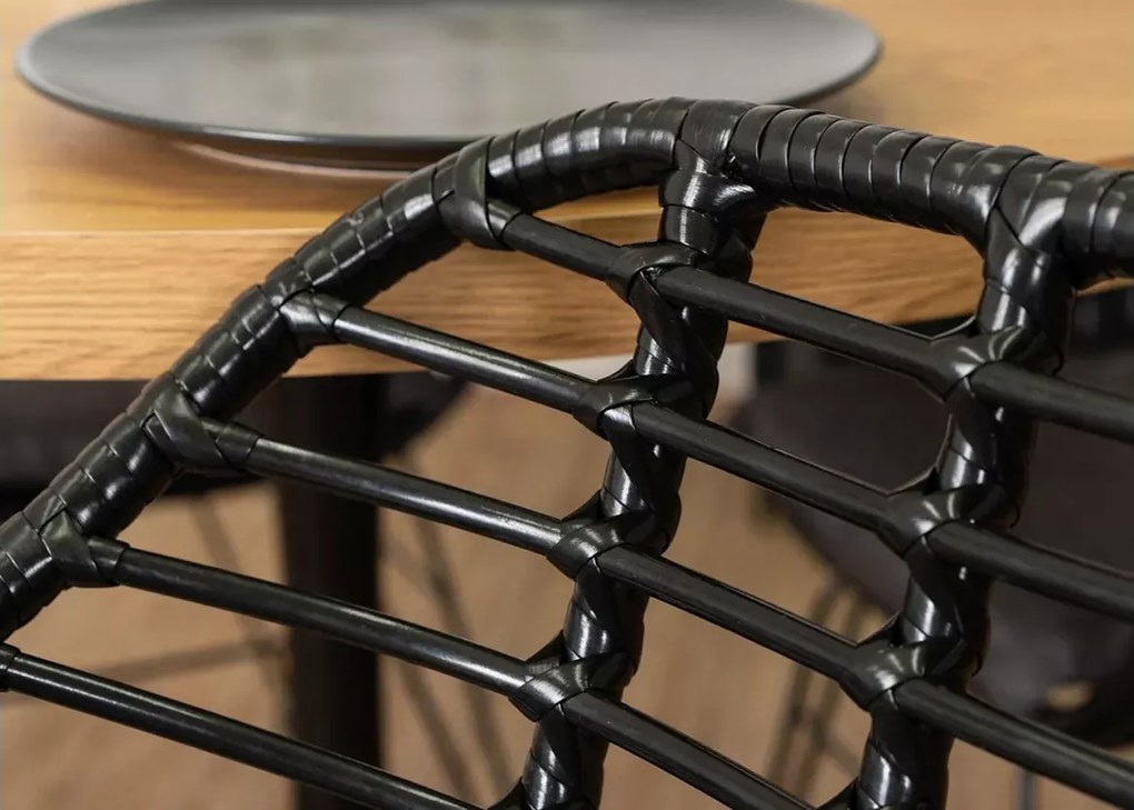 Krzesło rattanowe Richly – eleganckie, ergonomiczne i odporne na warunki atmosferyczne, idealne do wnętrz