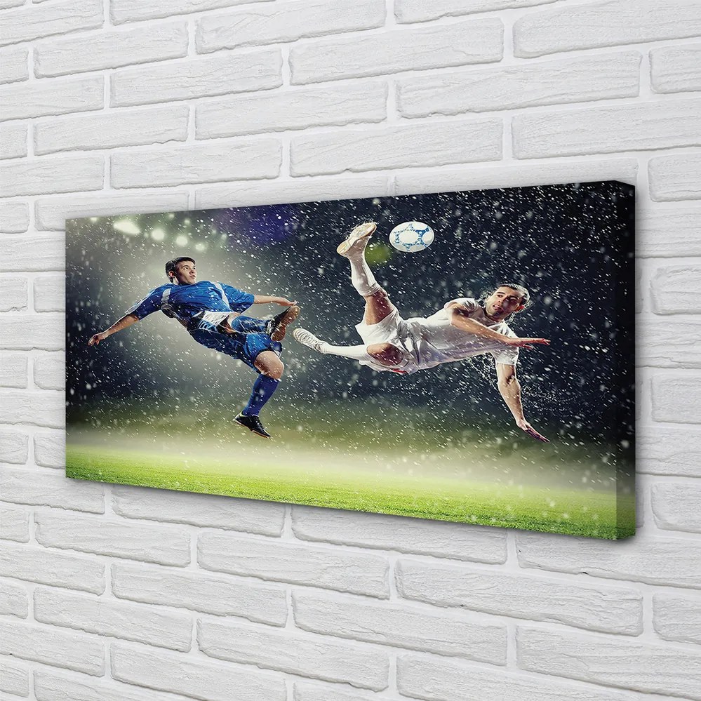 Obraz drukowany na płótnie Futbol W Strugach Deszczu