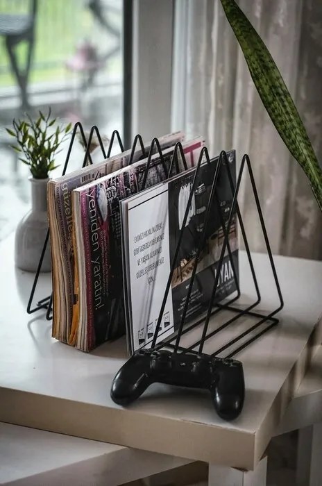 Uchwyt na czasopisma Alvin, czarny