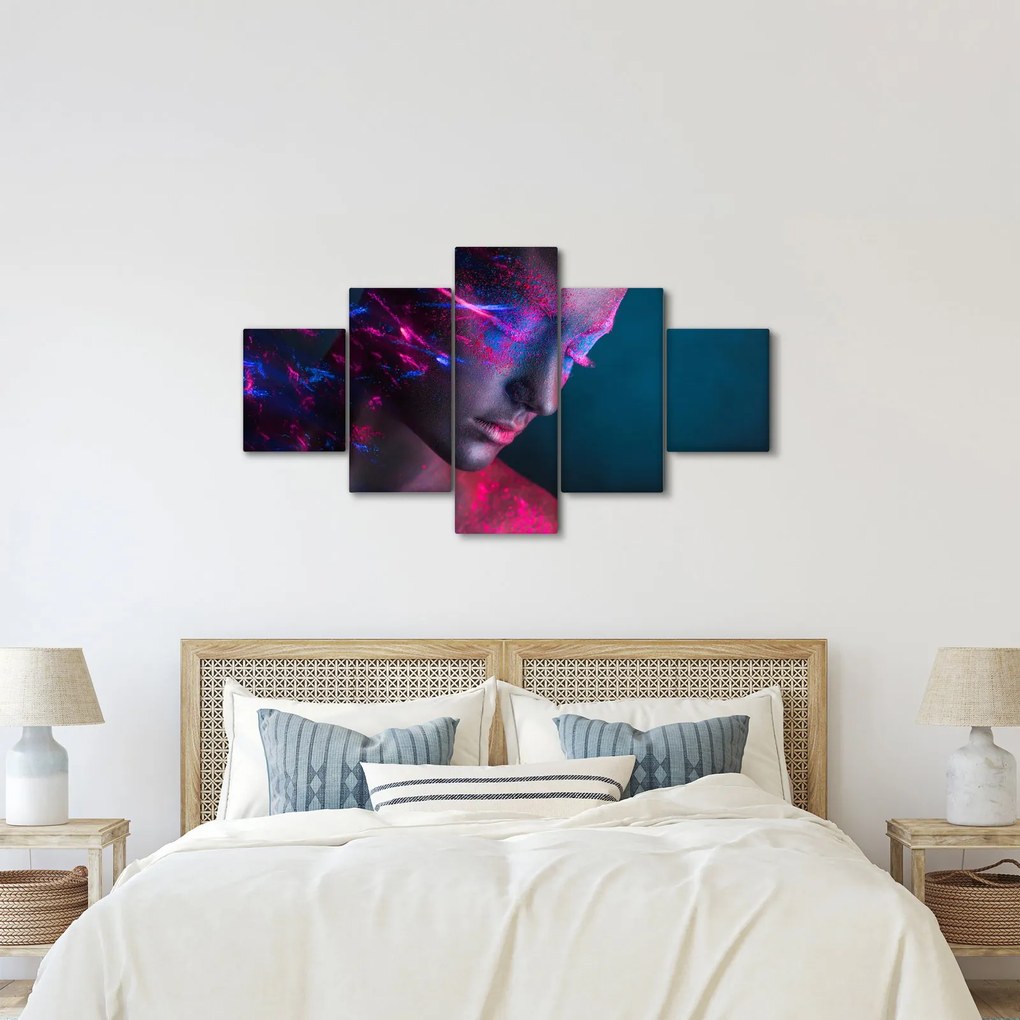 Błyszczący obraz kobiety (125x70 cm)
