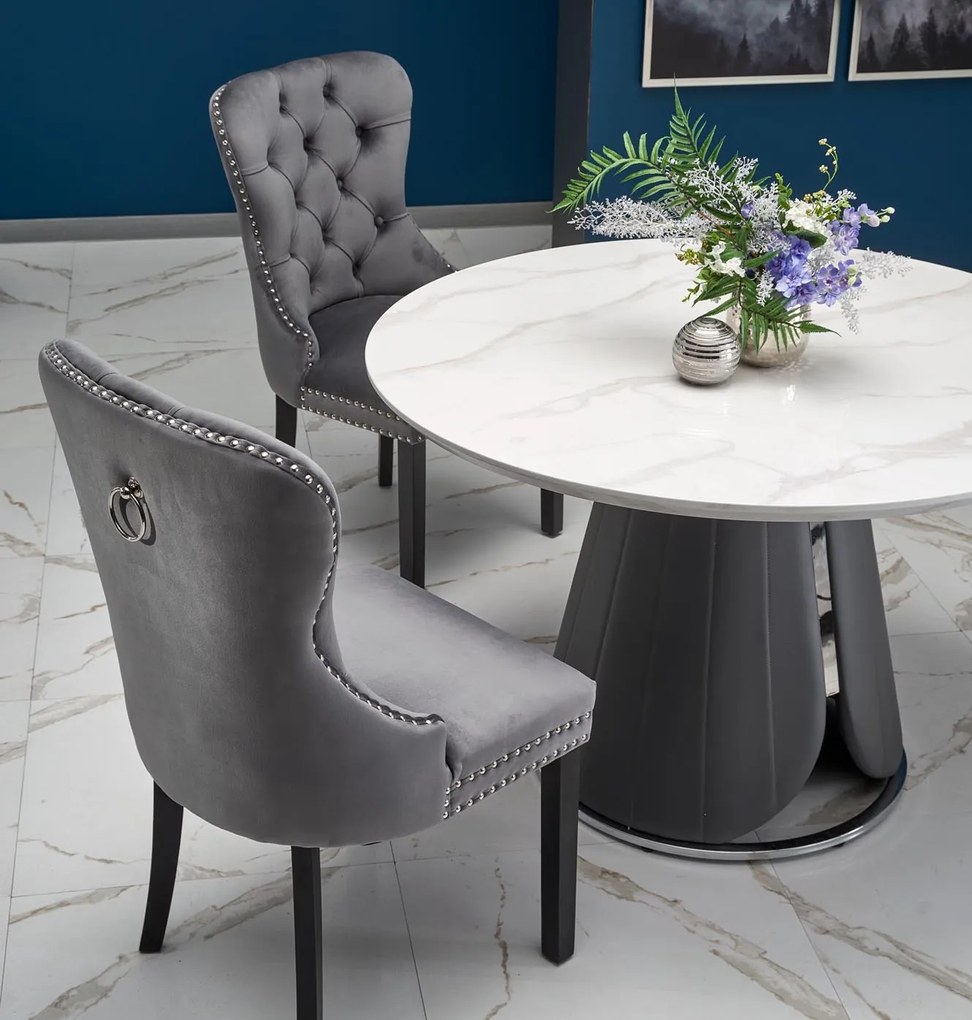 Pikowane velvetowe krzesło z pinezkami Miya