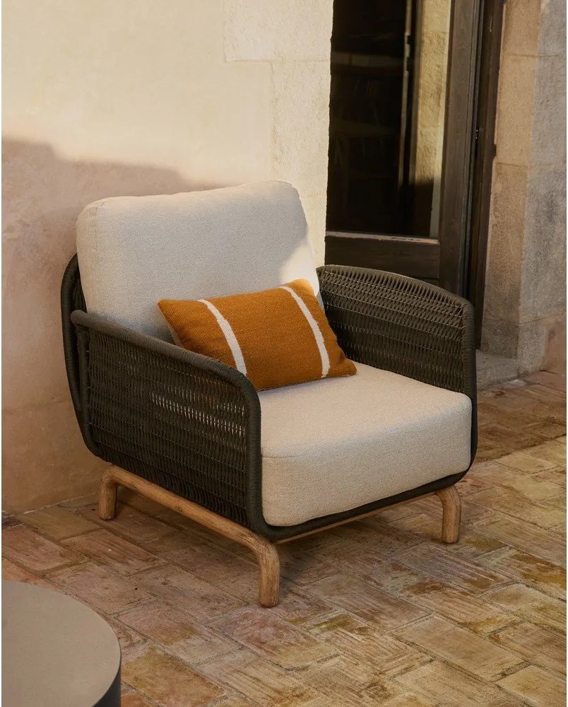 Beżowy tapicerowany fotel ogrodowy Alipa – Kave Home
