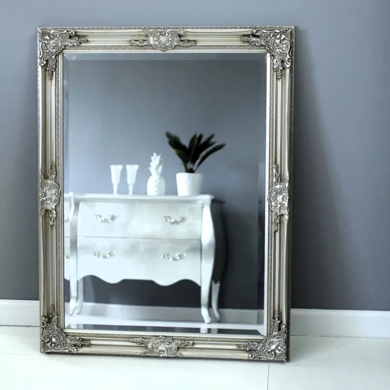 Lustro w srebrnej ramie 74x96cm