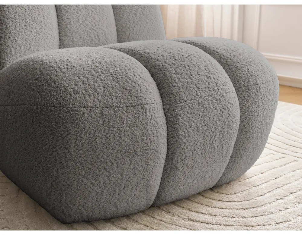 Jasnoszary fotel z materiału bouclé Janissaire – Bobochic Paris
