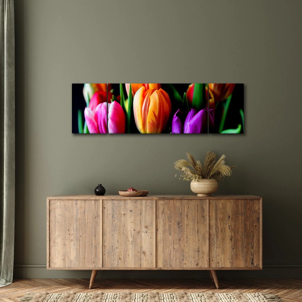 Obraz tulipanów na czarnym tle (170x50 cm)