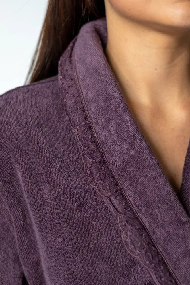 Elegancki szlafrok STELLA z koronką XL Śliwkowy