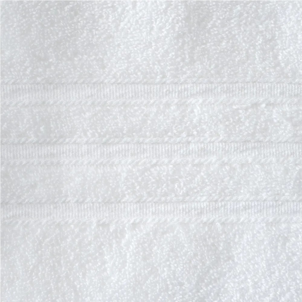 Białe bawełniane ręczniki kąpielowe frotte zestaw 2 szt. 90x140 cm Zero Twist – Catherine Lansfield