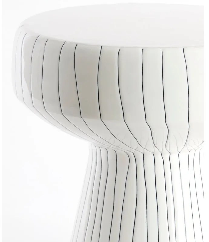 Metalowy okrągły stolik ø 38 cm Dakwa – Light &amp; Living