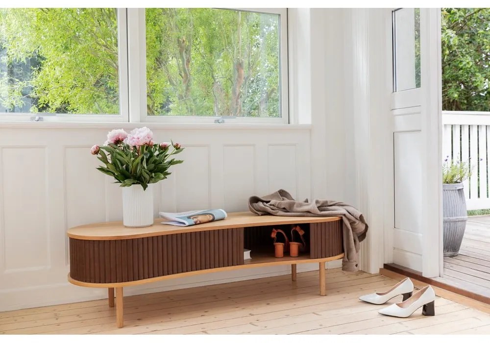 Brązowa szafka pod TV w dekorze dębu 140x40 cm Audacious – UMAGE