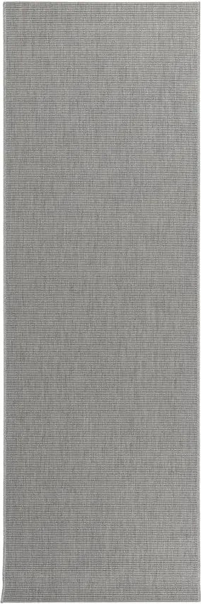 Jasnoszary chodnik zewnętrzny Metro