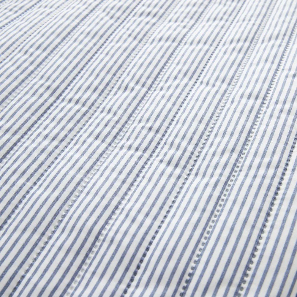 Niebieska narzuta pikowana 220x230 cm Stripe – Catherine Lansfield