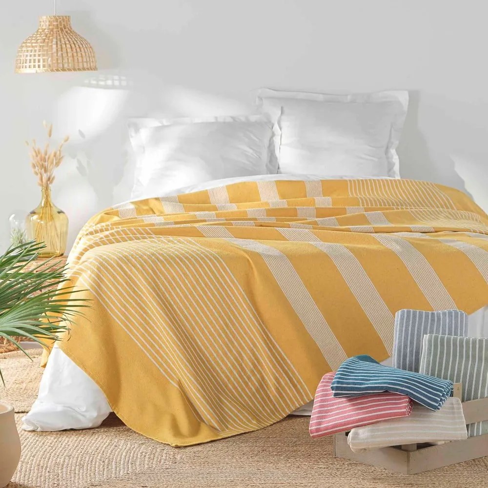 Żółta narzuta 240x260 cm Adele – douceur d'intérieur