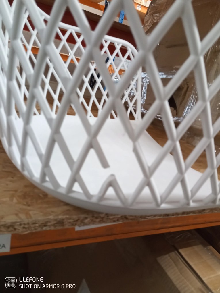 PROMOCJA Białe plastikowe krzesło CORRAL B II. jakość