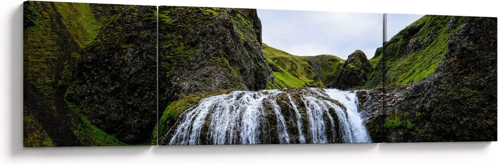 Obraz klifu z wodospadem (170x50 cm)