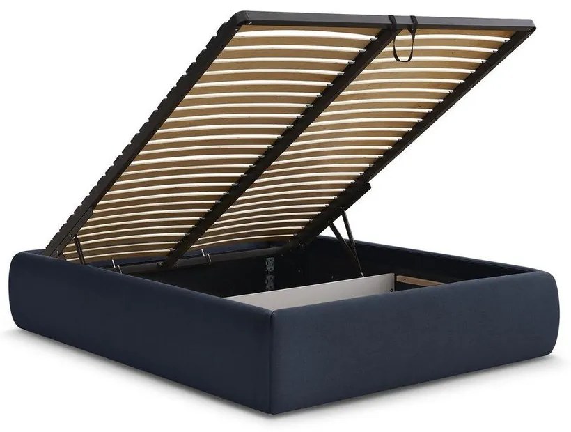 Ciemnoniebieskie tapicerowane łóżko dwuosobowe bez zagłówka ze schowkiem i stelażem 160x200 cm Inera – Bobochic Paris