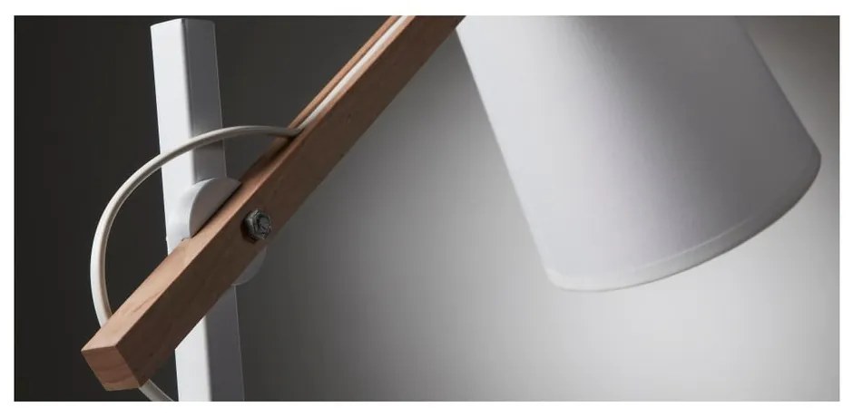 Biała lampa stołowa z litego drewna akacjowego z tekstylnym kloszem (wysokość 65 cm) Kosta – Kave Home
