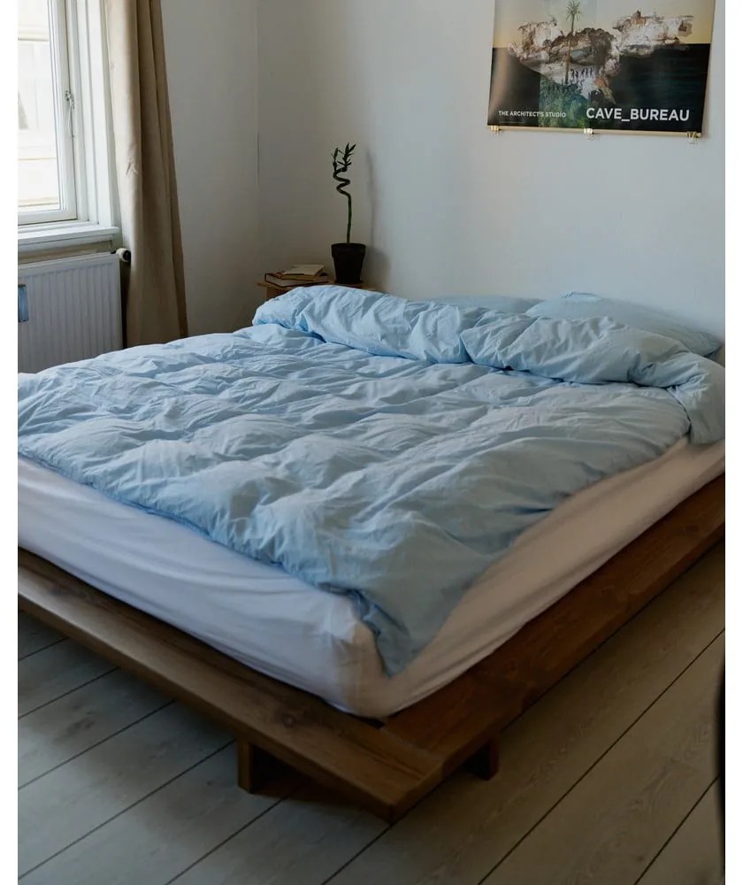 Brązowe łóżko jednoosobowe z litego drewna sosnowego ze stelażem 90x200 cm Japan – Karup Design