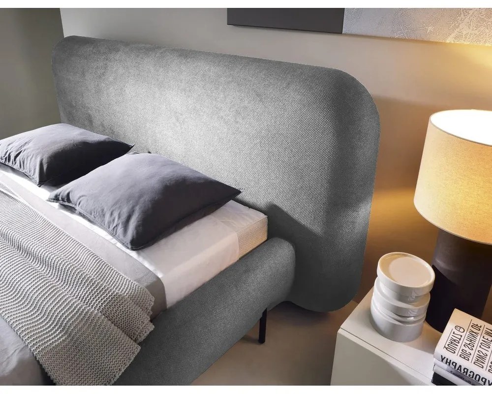 Szare tapicerowane łóżko dwuosobowe ze schowkiem ze stelażem 140x200 cm Pointt – ELTAP