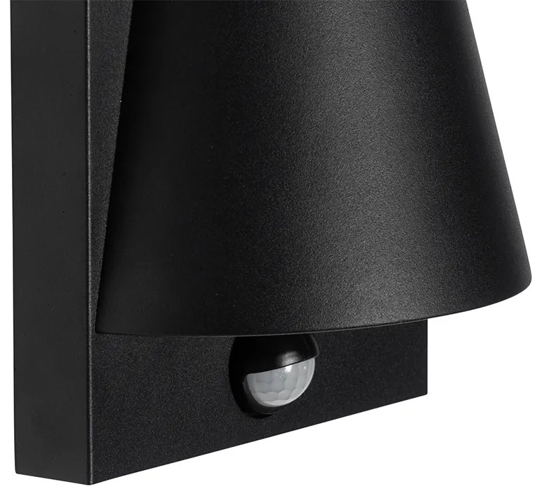 Zewnetrzna Lampa ścienna zewnętrzna czarna IP44 z czujnikiem ruchu - FemkePrzemysłowy Oswietlenie zewnetrzne