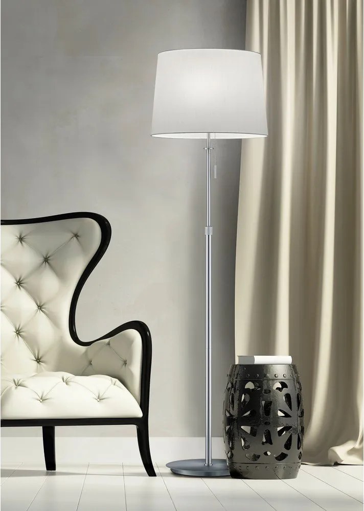 Lampa stojąca w kolorze srebra z tekstylnym kloszem (wysokość 180 cm) Lyon – Trio