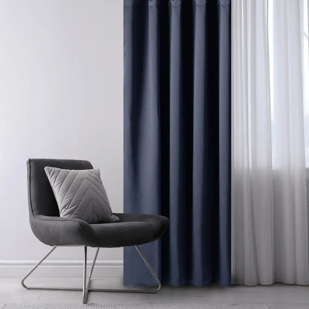 Ciemnoniebieska zasłona zaciemniająca 140x245 cm Eyelets – Restilo