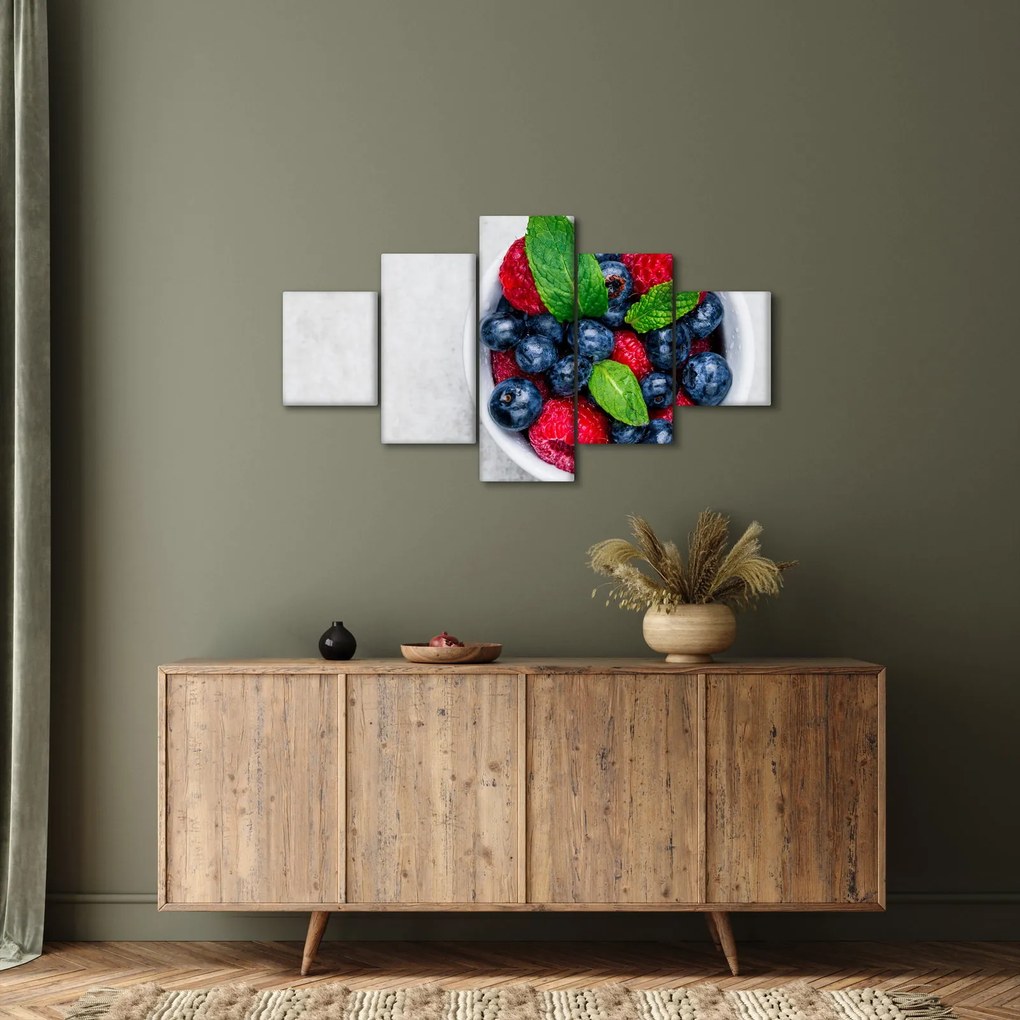 Obraz- miska z leśnymi owocami (125x70 cm)