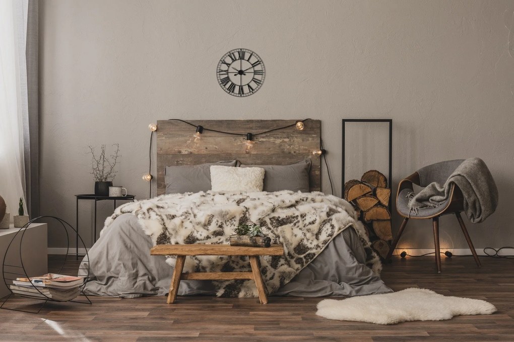 Zegar retro wiszący z cyframi rzymskimi, metalowa tarcza idealna do minimalistycznych wnętrz