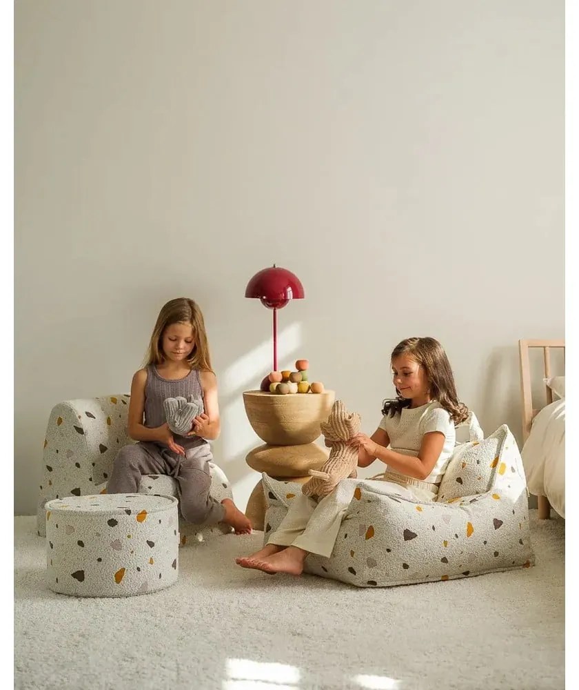 Biały fotel dziecięcy z materiału bouclé/z tkaniny szenilowej Terrazzo Cloud – Wigiwama