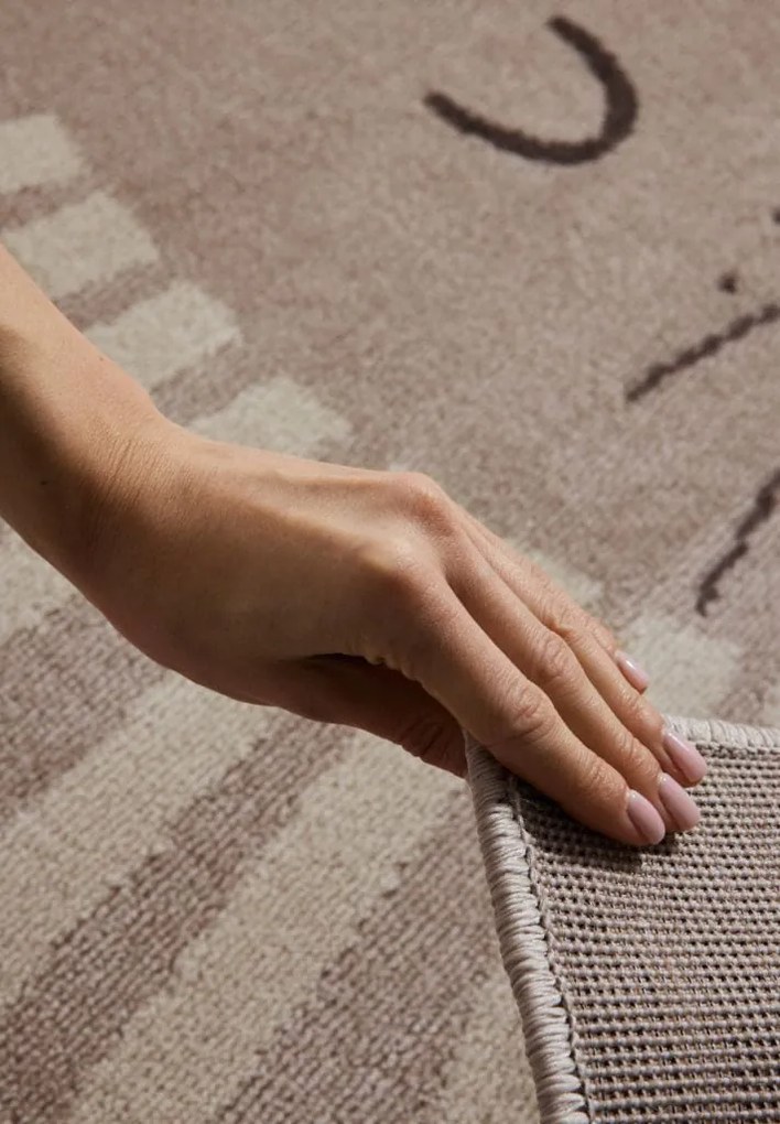 Dywan dziecięcy Safari Adventures – Szczęśliwy Lew beżowo-brązowy 160 cm x 235 cm Atest Oeko-Tex