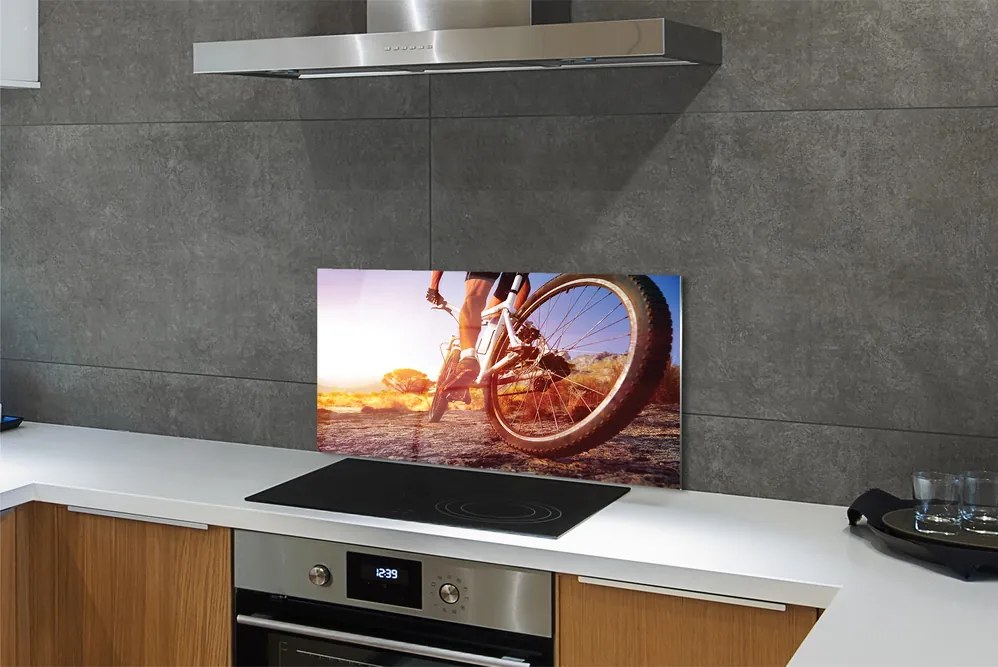 Panel szklany do Kuchni Rower na Górskiej Drodze o Zachodzie