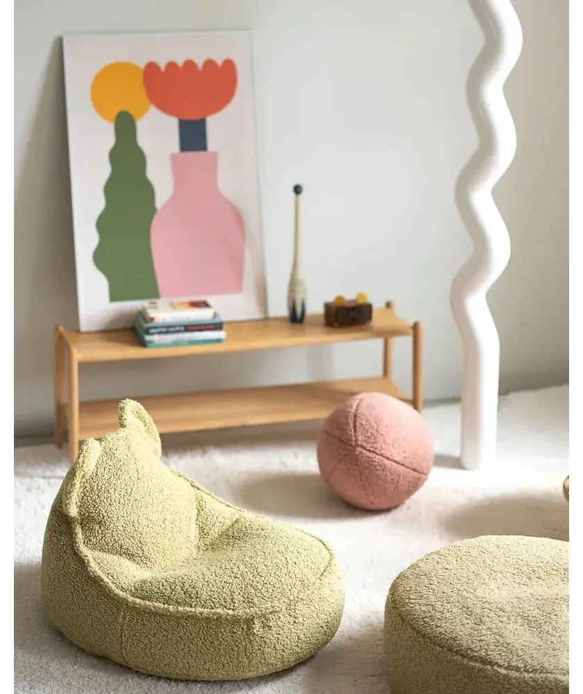 Różowa poduszka na sofę dziecięcą z materiału bouclé Ball – Wigiwama