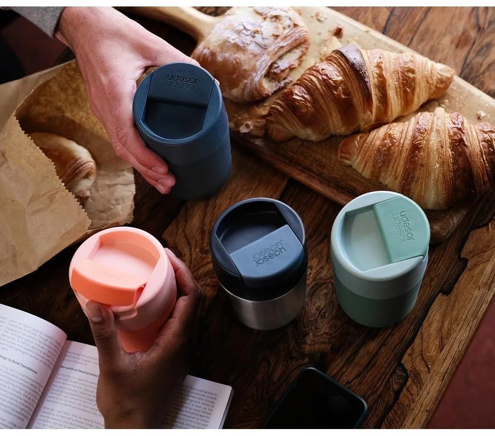 Pomarańczowy kubek podróżny 450 ml Sipp – Joseph Joseph