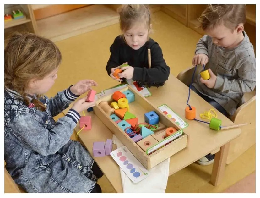 Drewniana sznurowanka duża kolorowa masterkidz (zestaw 2)
