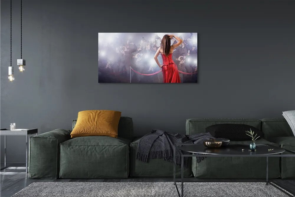 Zdjęcie na płótnie Kobieta w Czerwonej Sukni