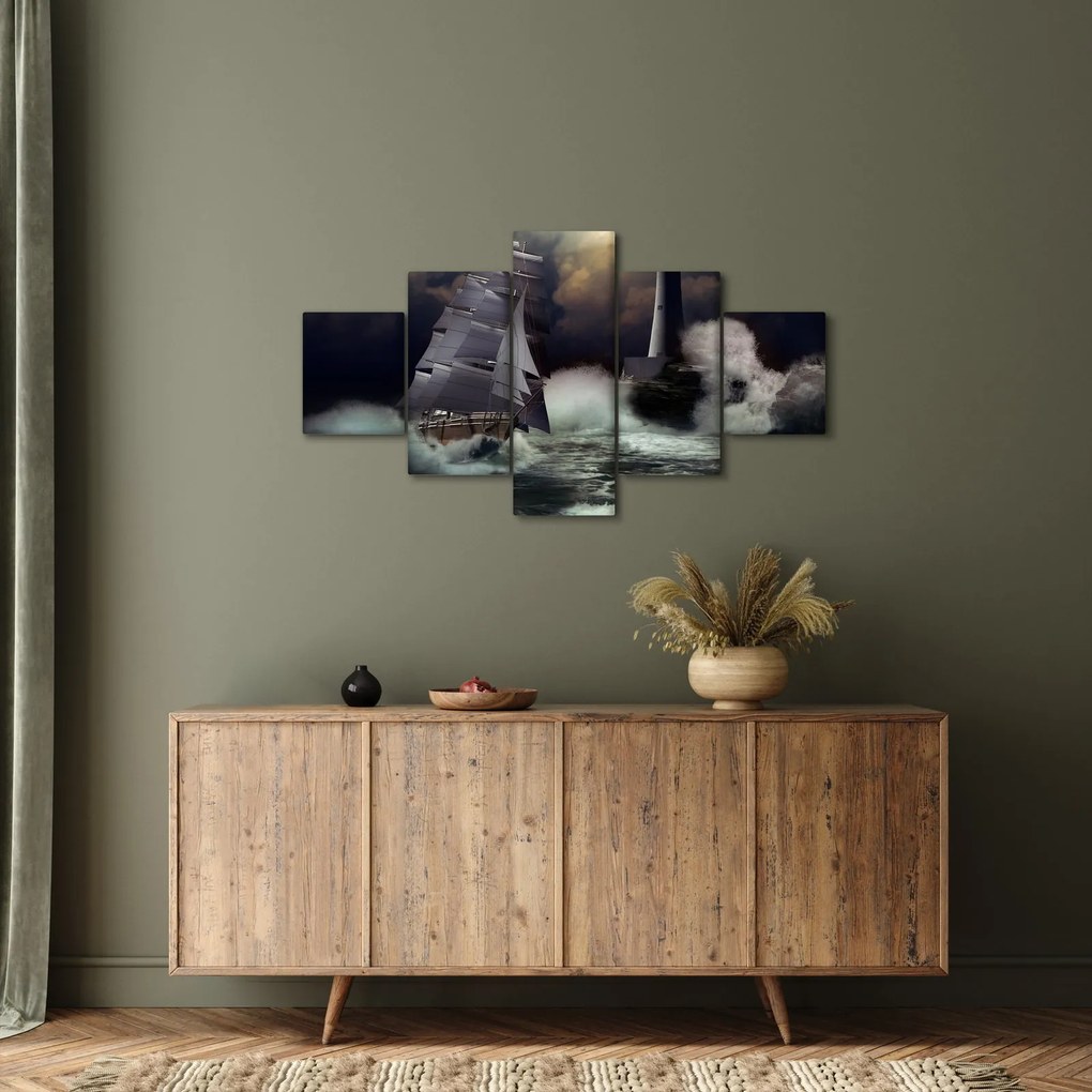 Obraz - Statek płynący przez wzburzone fale (125x70 cm)