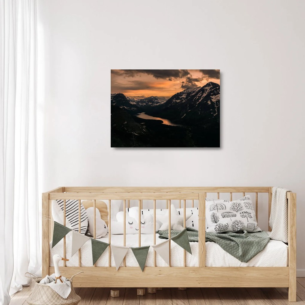 Obraz na szkle jeziora między górami (70x50 cm)