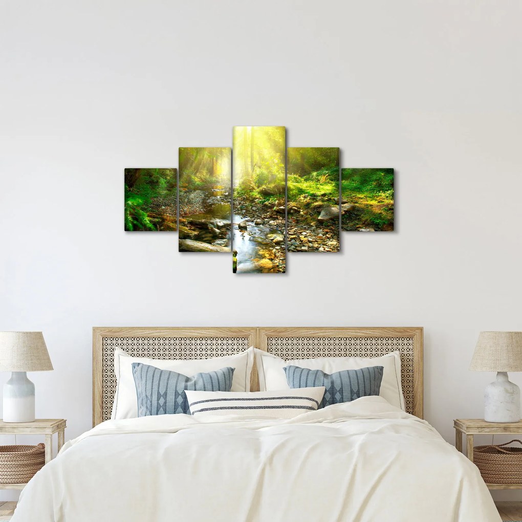 Obraz rzeki w zielonym lesie (125x70 cm)