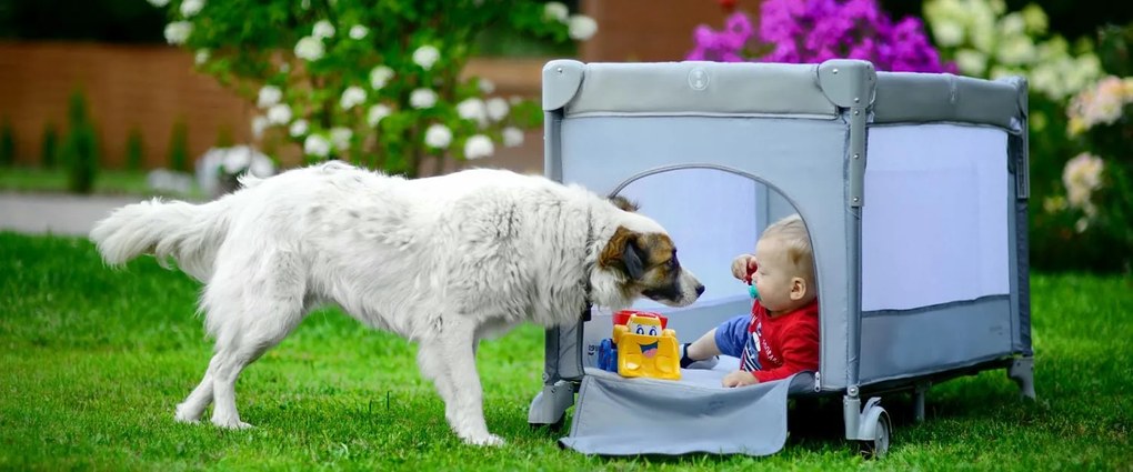 Łóżeczko turystyczne składane dostawne Close To Mommy szare