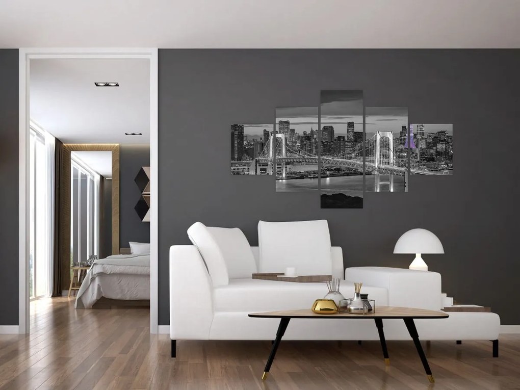 Obraz - Duże miasto z fioletową wieżą (125x70 cm)