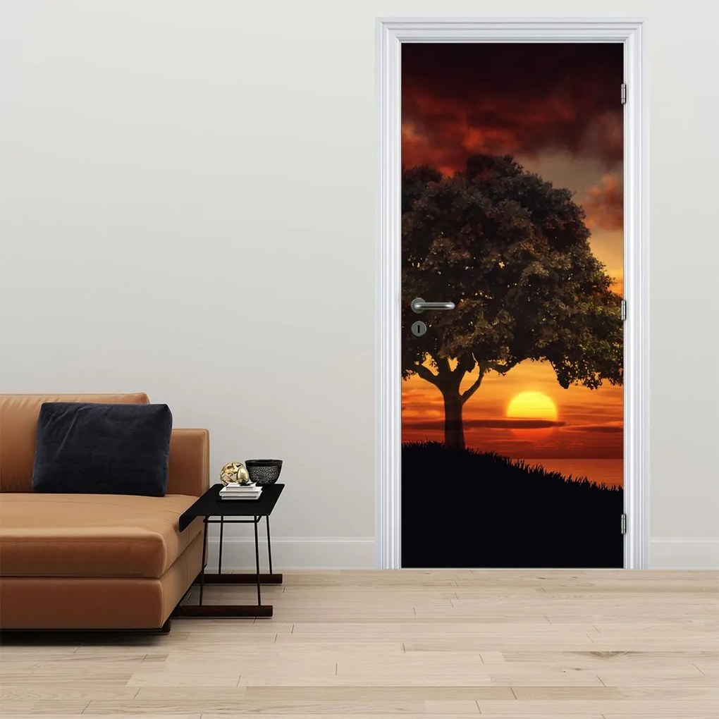Fototapeta na drzwi - Drzewo z zachodem słońca (95x205cm)
