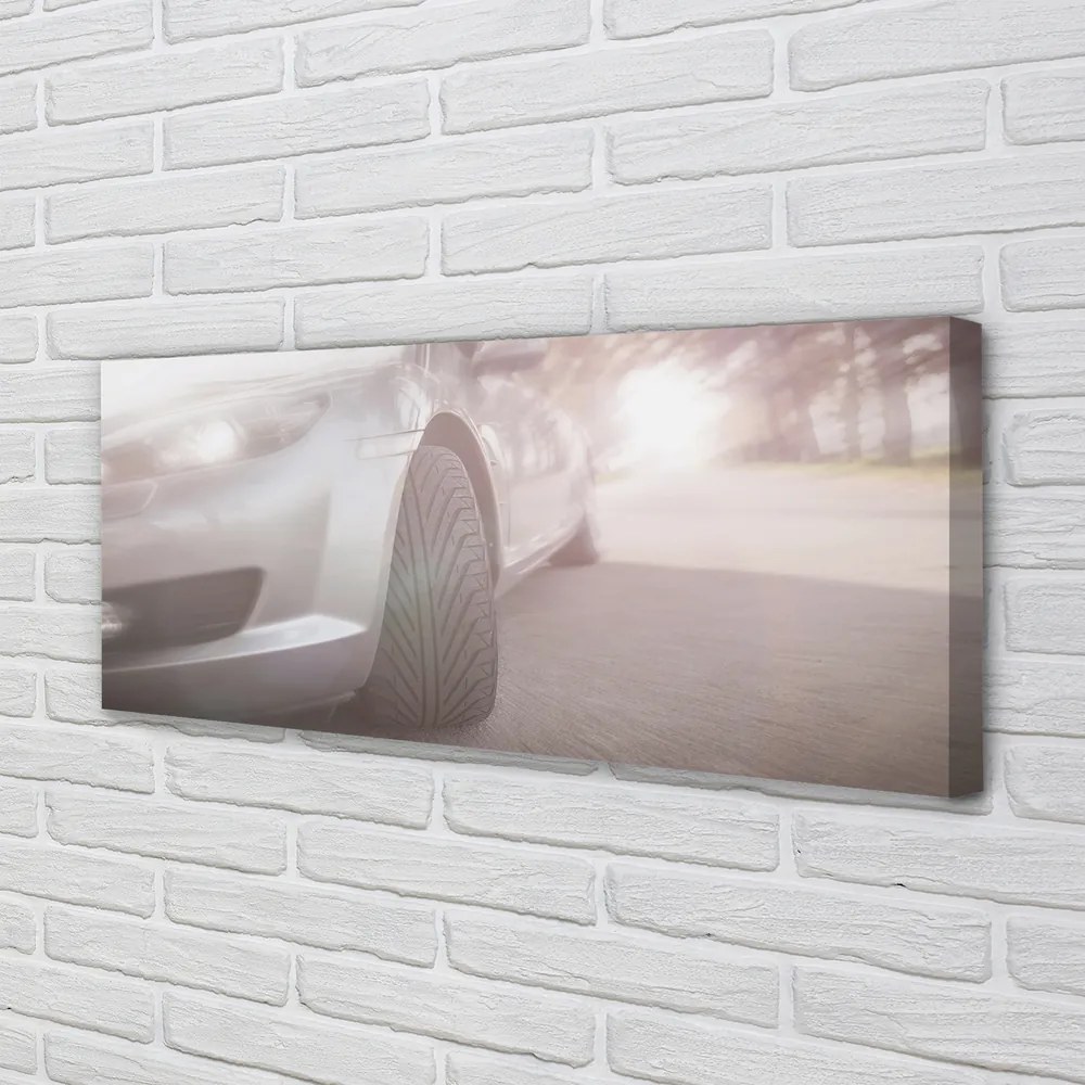 Obraz na płótnie Srebrne Auto w Mieście