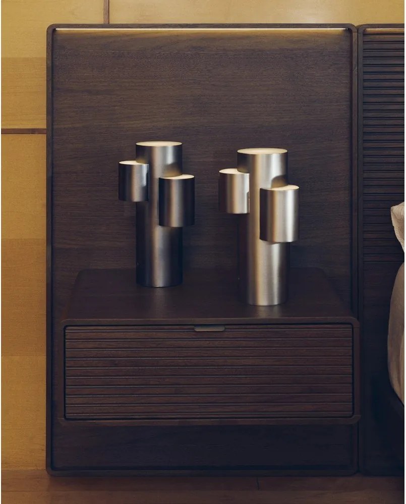 Metalowa lampa stołowa LED ze ściemniaczem w kolorze srebra (wysokość 26,5 cm) Adrina – Kave Home